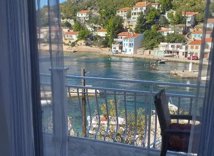 Jakov Апартаменты Стариград