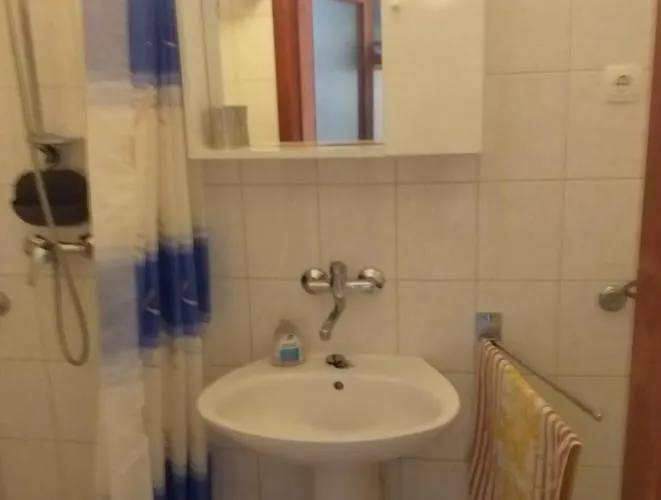 Jakov Стариград